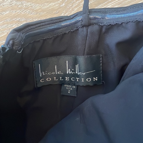 Nicole Miller Collection. Classic satin corset sweetheart style formal midi - Picture 6 of 6